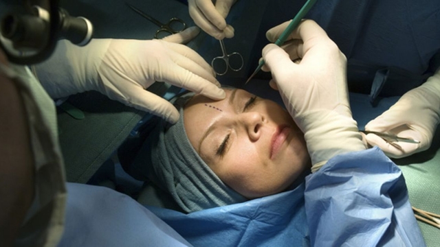 Enhancing Beauty: The Artistry of a Cosmetic Surgeon