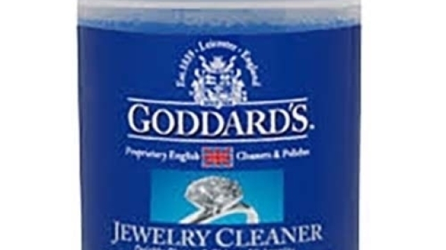 Shine Bright: The Ultimate Guide to Jewelry Cleaner